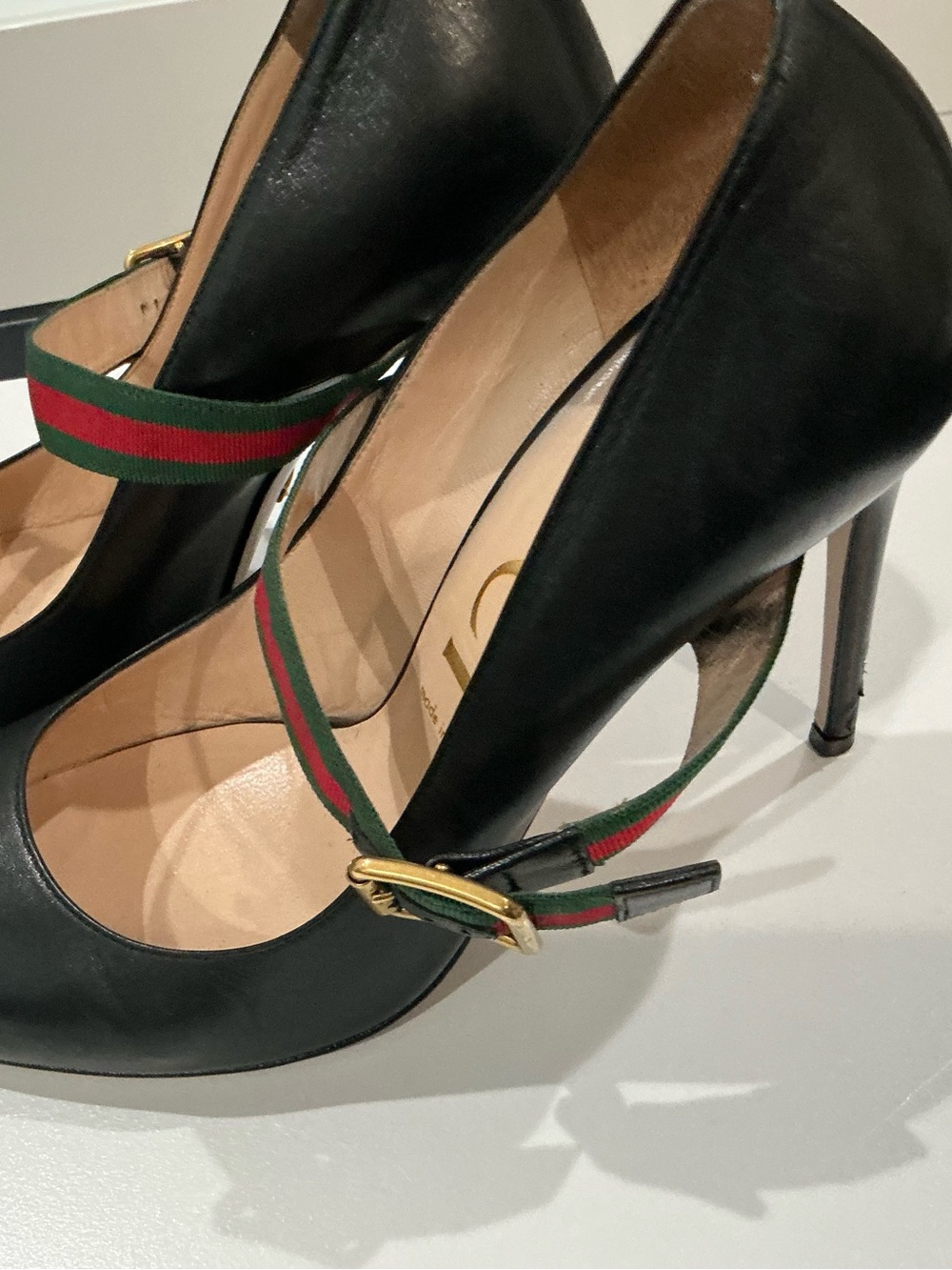 Gucci Black Leather Stiletto Pumps with Red and Green Web Strap 475085 - Picture 3 of 16